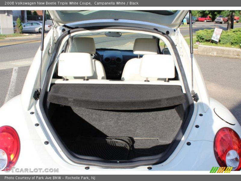  2008 New Beetle Triple White Coupe Trunk