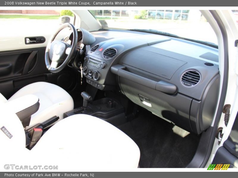 Dashboard of 2008 New Beetle Triple White Coupe