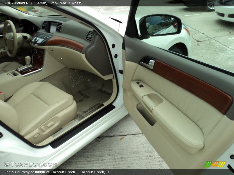 Ivory Pearl / Wheat 2007 Infiniti M 35 Sedan