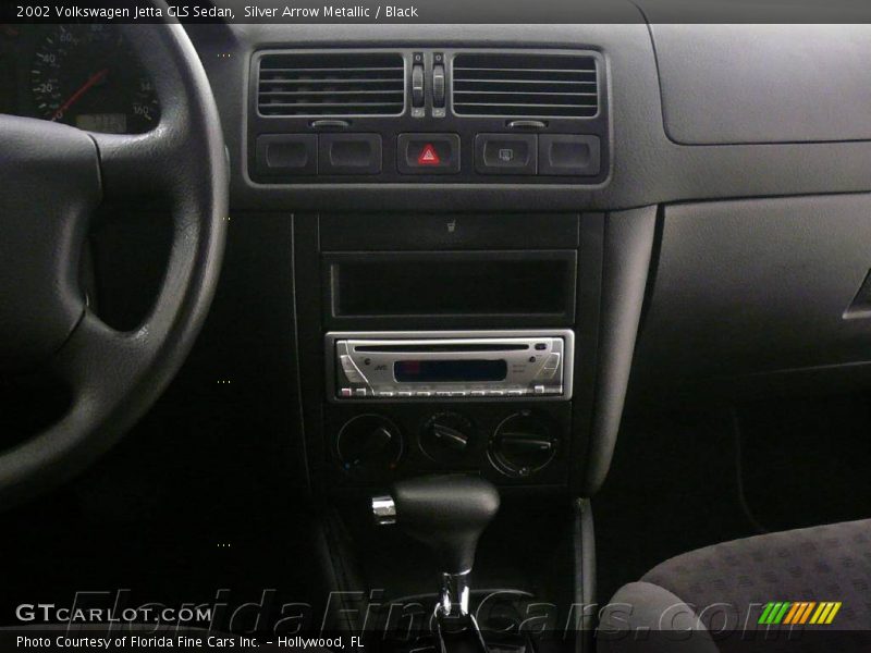 Silver Arrow Metallic / Black 2002 Volkswagen Jetta GLS Sedan