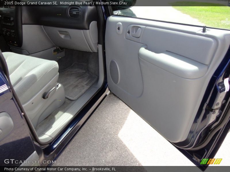 Midnight Blue Pearl / Medium Slate Gray 2005 Dodge Grand Caravan SE
