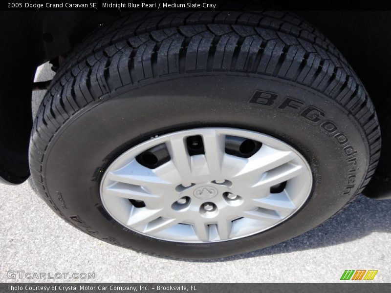 Midnight Blue Pearl / Medium Slate Gray 2005 Dodge Grand Caravan SE