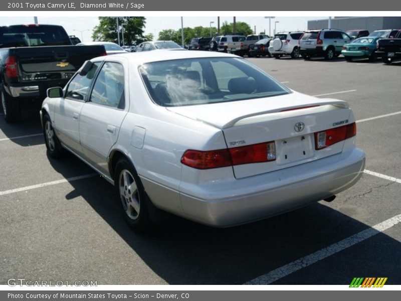 Diamond White / Sage 2001 Toyota Camry LE