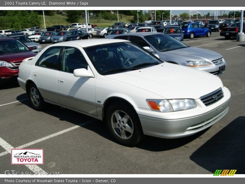 Diamond White / Sage 2001 Toyota Camry LE