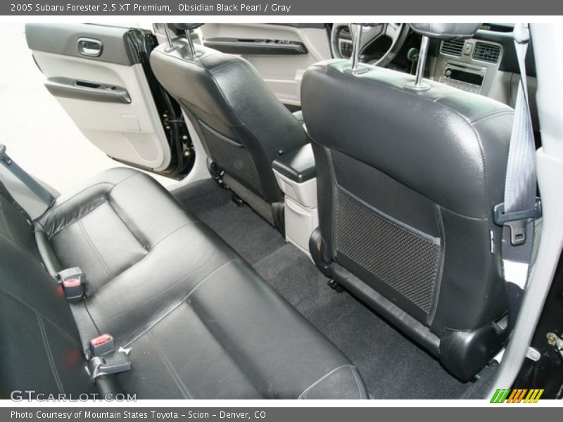  2005 Forester 2.5 XT Premium Gray Interior