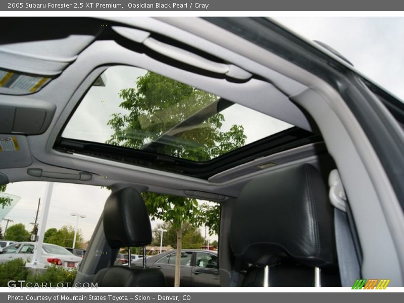 Sunroof of 2005 Forester 2.5 XT Premium