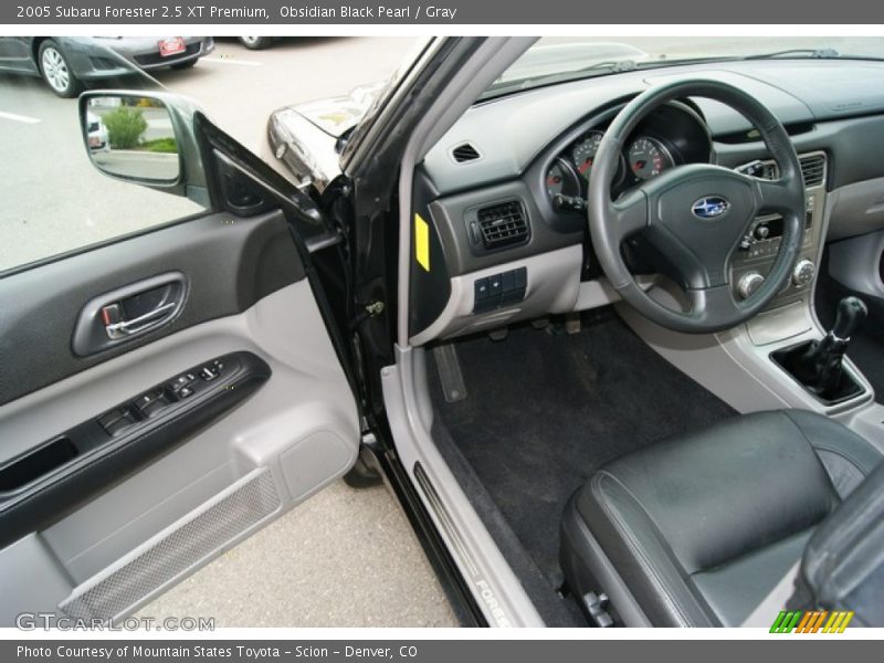  2005 Forester 2.5 XT Premium Gray Interior