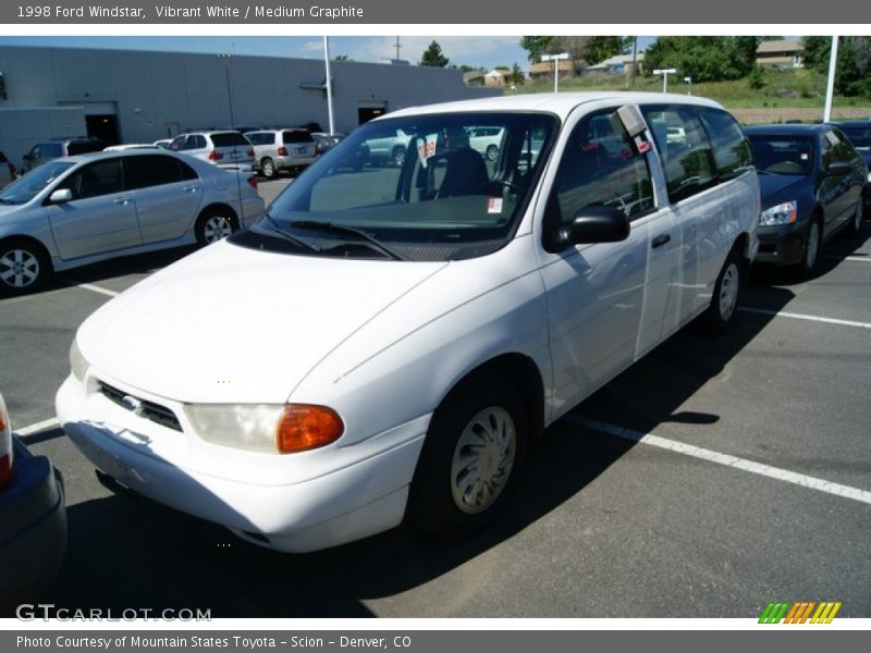 Vibrant White / Medium Graphite 1998 Ford Windstar