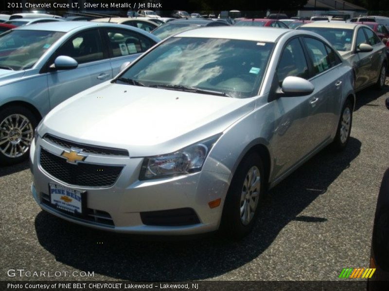 Silver Ice Metallic / Jet Black 2011 Chevrolet Cruze LT