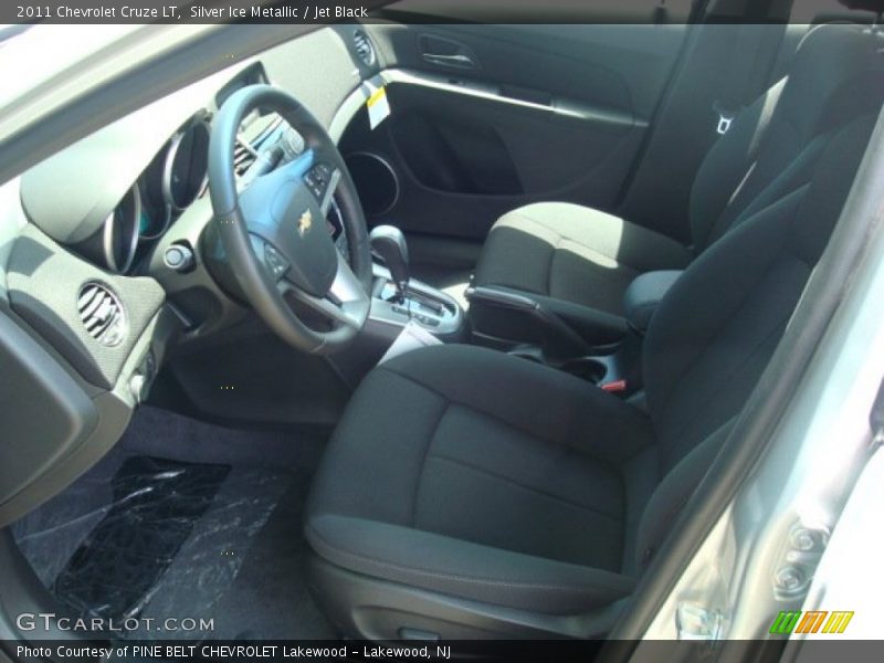 Silver Ice Metallic / Jet Black 2011 Chevrolet Cruze LT