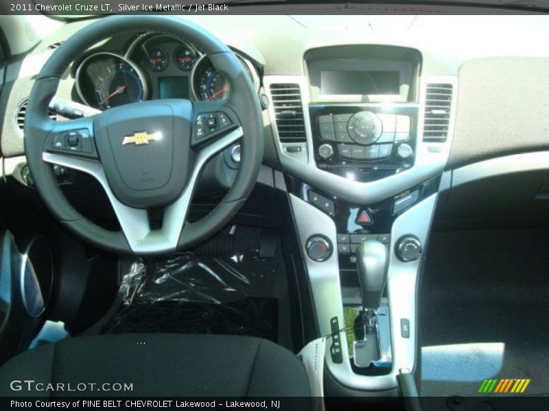 Silver Ice Metallic / Jet Black 2011 Chevrolet Cruze LT