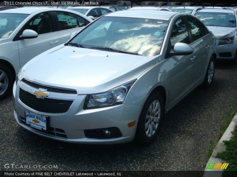 Silver Ice Metallic / Jet Black 2011 Chevrolet Cruze LT