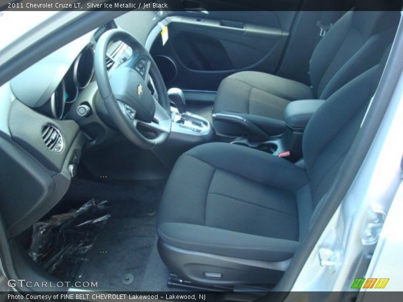 Silver Ice Metallic / Jet Black 2011 Chevrolet Cruze LT