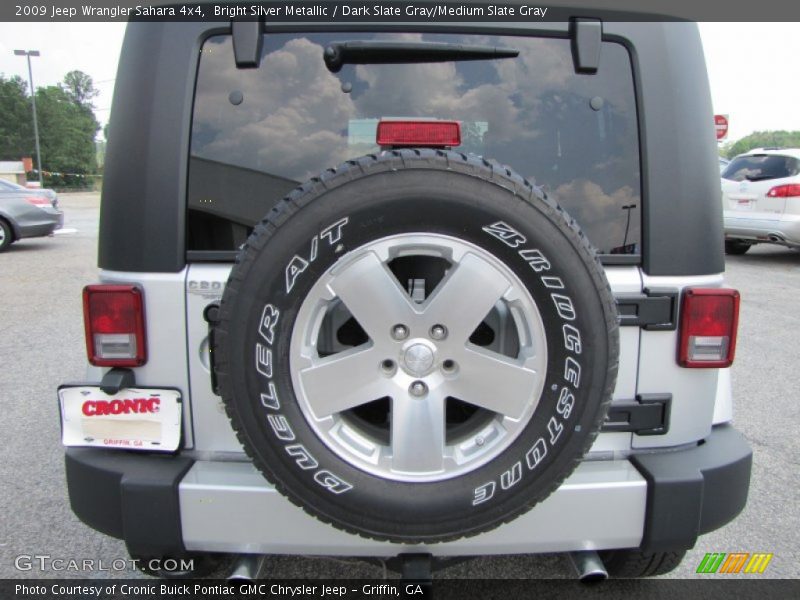 Bright Silver Metallic / Dark Slate Gray/Medium Slate Gray 2009 Jeep Wrangler Sahara 4x4