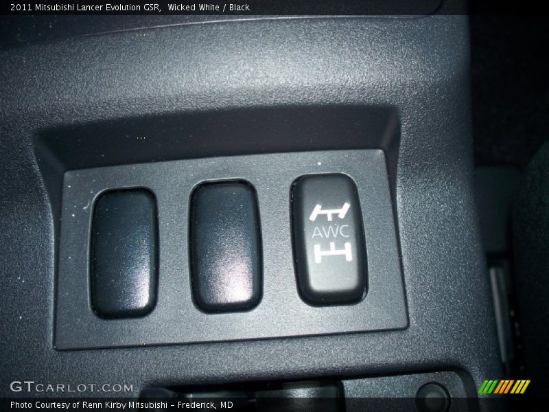 Wicked White / Black 2011 Mitsubishi Lancer Evolution GSR