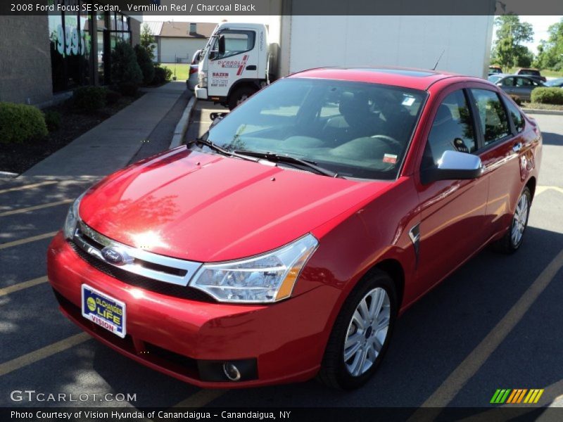 Vermillion Red / Charcoal Black 2008 Ford Focus SE Sedan