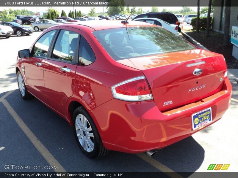 Vermillion Red / Charcoal Black 2008 Ford Focus SE Sedan