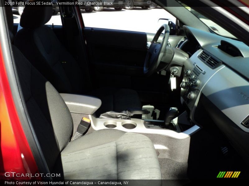 Vermillion Red / Charcoal Black 2008 Ford Focus SE Sedan