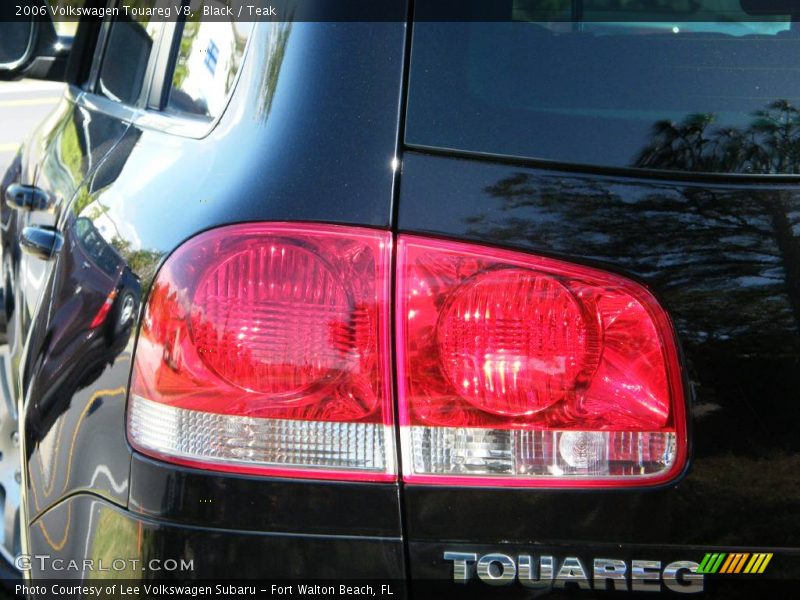 Black / Teak 2006 Volkswagen Touareg V8
