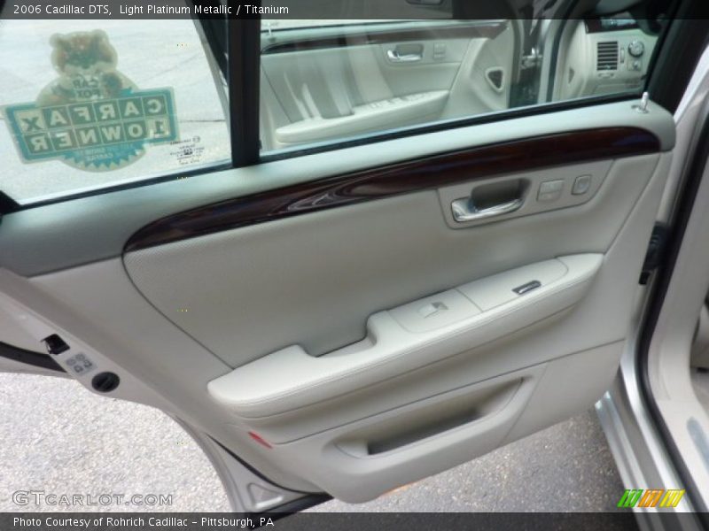 Light Platinum Metallic / Titanium 2006 Cadillac DTS