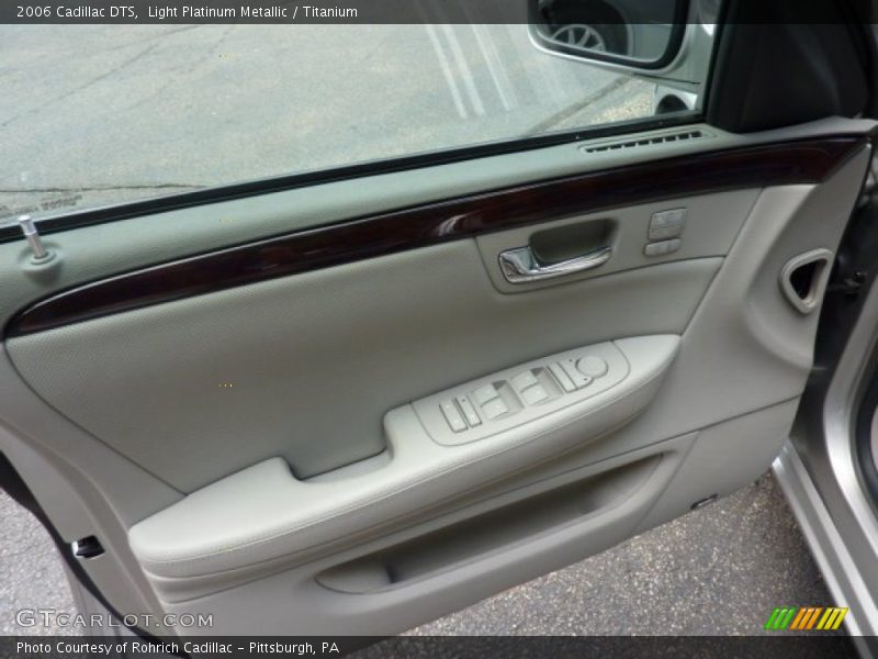 Light Platinum Metallic / Titanium 2006 Cadillac DTS
