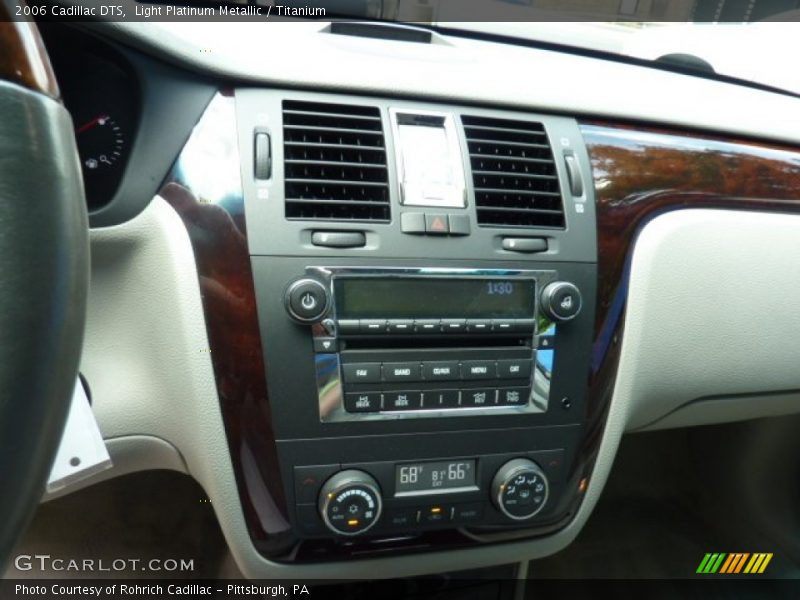Light Platinum Metallic / Titanium 2006 Cadillac DTS