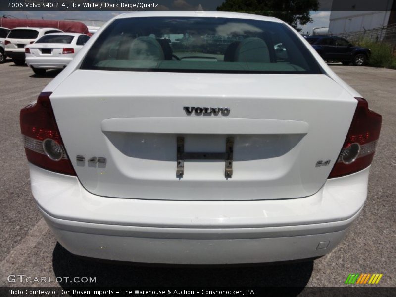 Ice White / Dark Beige/Quartz 2006 Volvo S40 2.4i