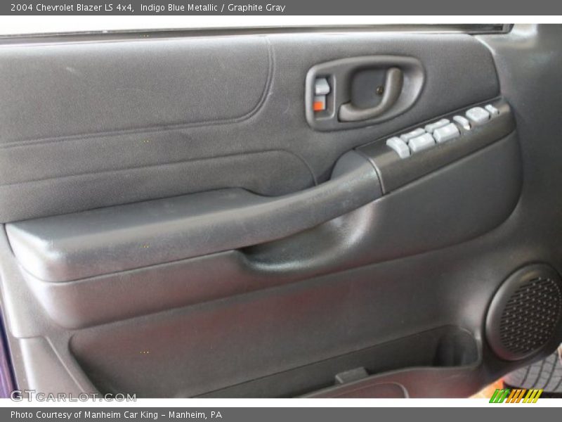 Indigo Blue Metallic / Graphite Gray 2004 Chevrolet Blazer LS 4x4
