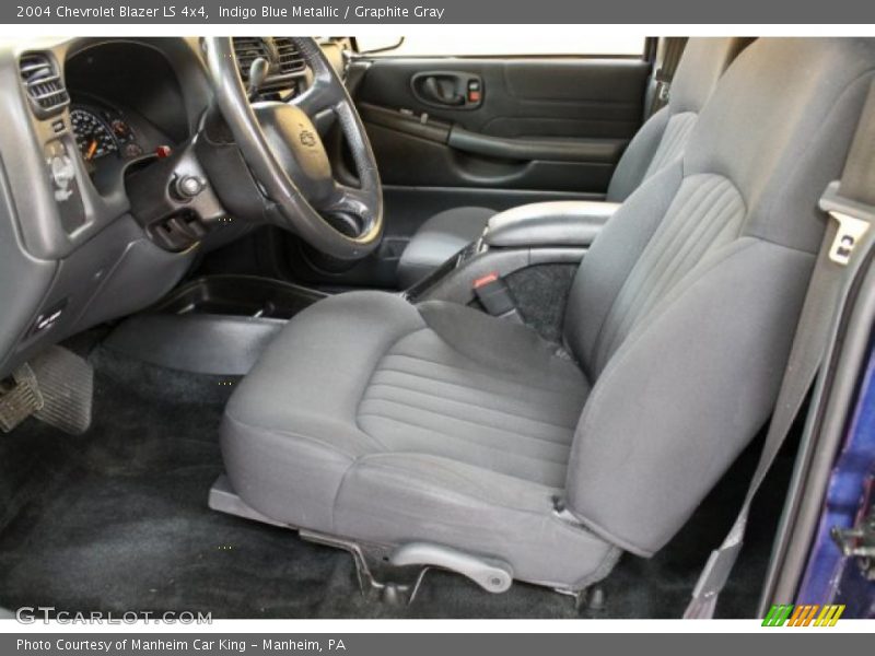 Indigo Blue Metallic / Graphite Gray 2004 Chevrolet Blazer LS 4x4