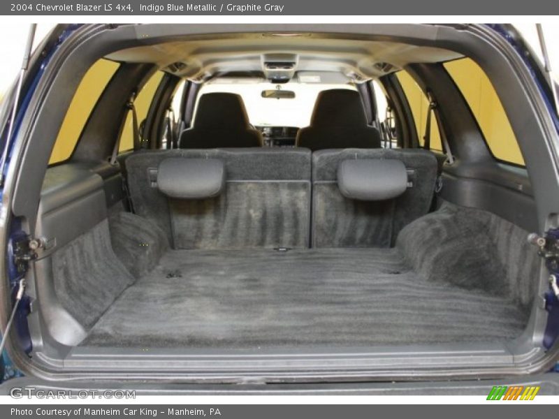 Indigo Blue Metallic / Graphite Gray 2004 Chevrolet Blazer LS 4x4