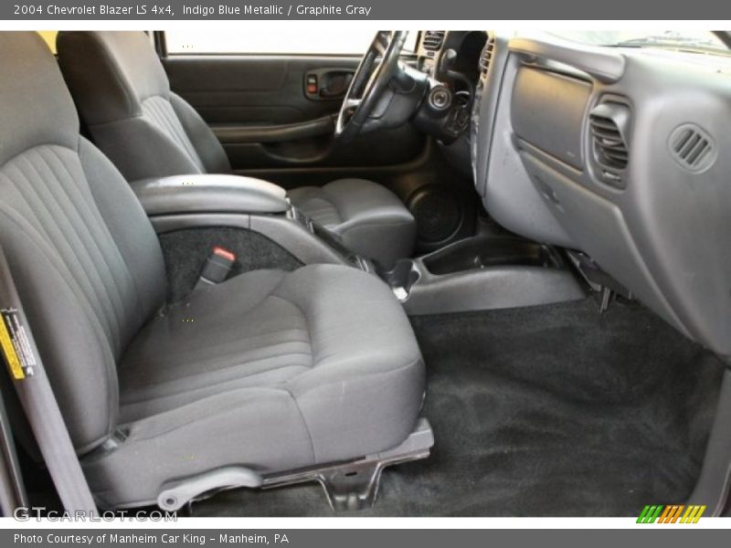 Indigo Blue Metallic / Graphite Gray 2004 Chevrolet Blazer LS 4x4