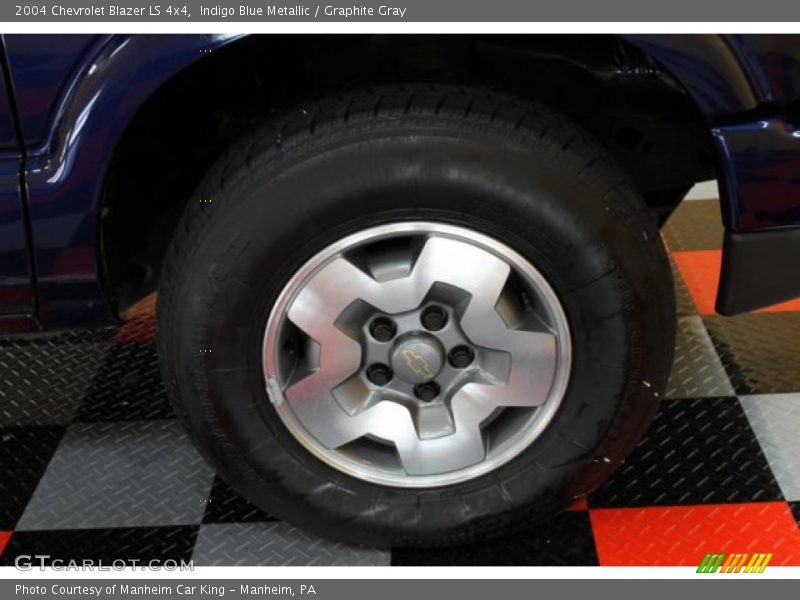 Indigo Blue Metallic / Graphite Gray 2004 Chevrolet Blazer LS 4x4