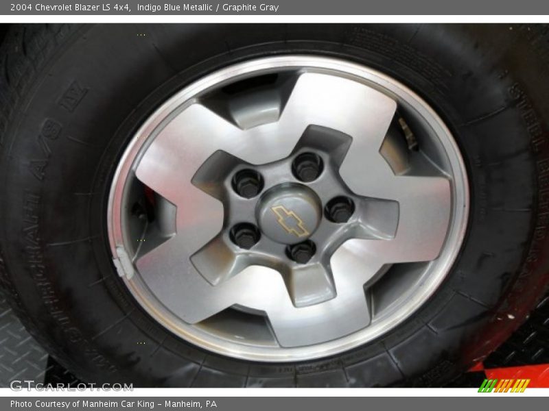 Indigo Blue Metallic / Graphite Gray 2004 Chevrolet Blazer LS 4x4