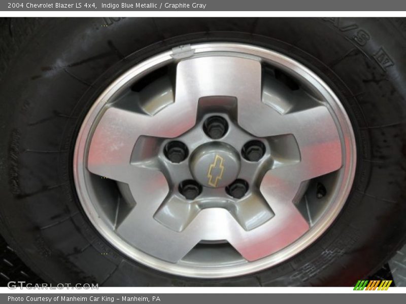 Indigo Blue Metallic / Graphite Gray 2004 Chevrolet Blazer LS 4x4