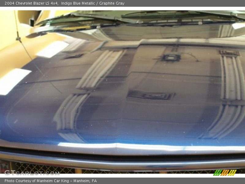 Indigo Blue Metallic / Graphite Gray 2004 Chevrolet Blazer LS 4x4
