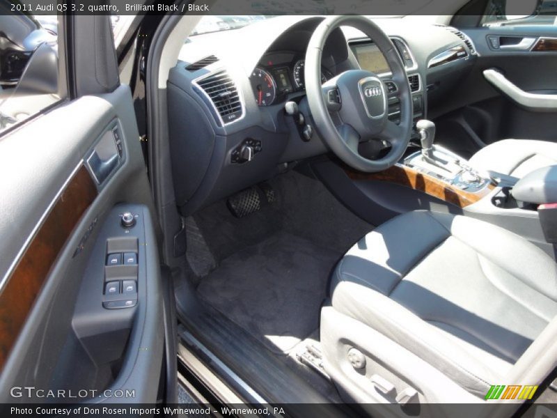  2011 Q5 3.2 quattro Black Interior