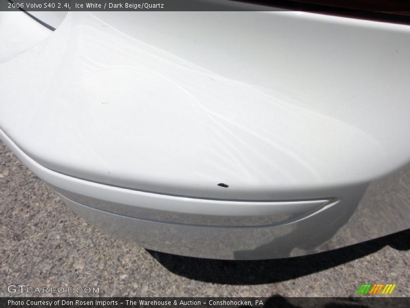Ice White / Dark Beige/Quartz 2006 Volvo S40 2.4i