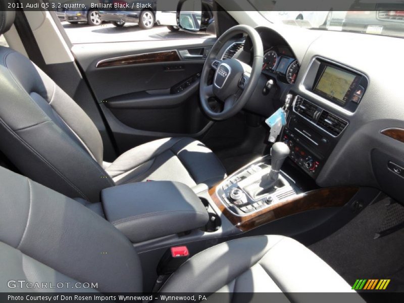 Brilliant Black / Black 2011 Audi Q5 3.2 quattro