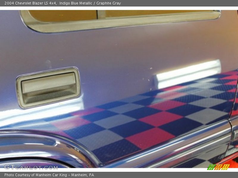 Indigo Blue Metallic / Graphite Gray 2004 Chevrolet Blazer LS 4x4