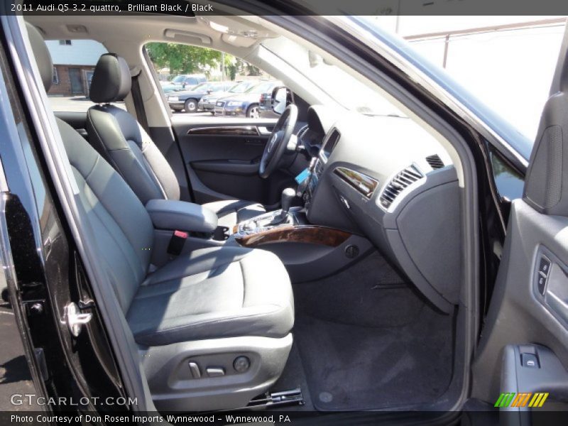 Brilliant Black / Black 2011 Audi Q5 3.2 quattro