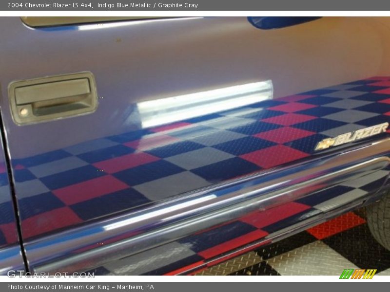 Indigo Blue Metallic / Graphite Gray 2004 Chevrolet Blazer LS 4x4