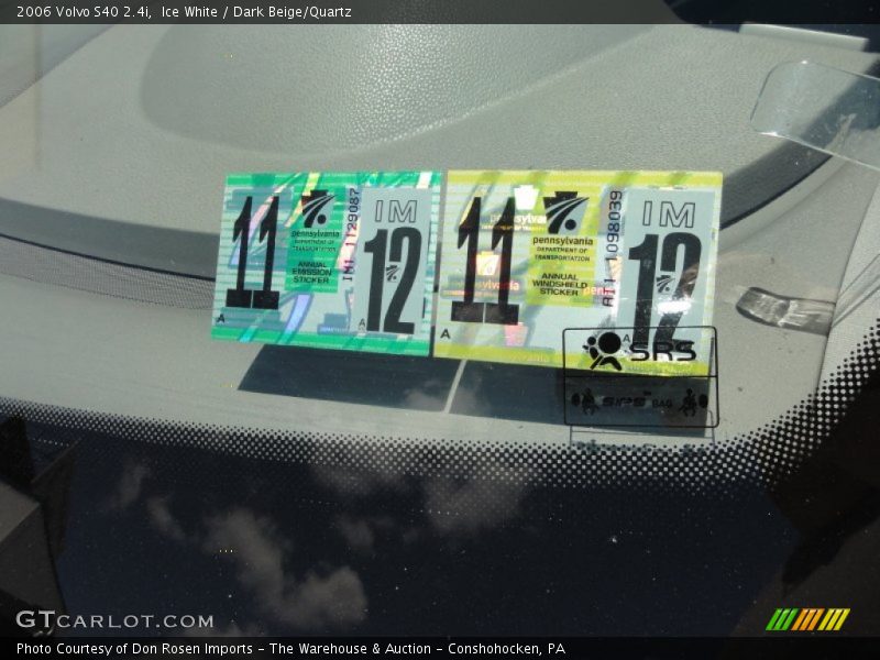 Ice White / Dark Beige/Quartz 2006 Volvo S40 2.4i