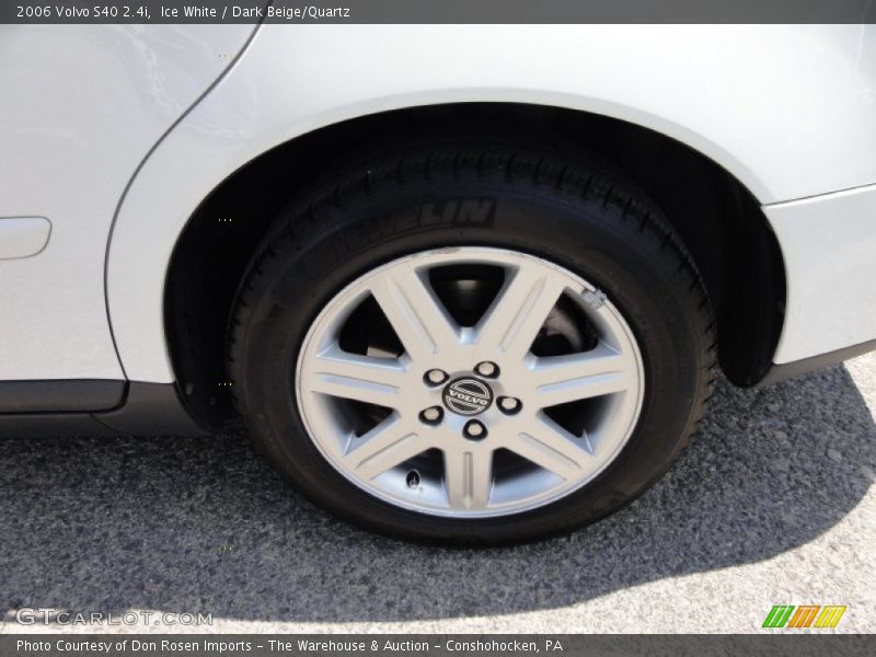 Ice White / Dark Beige/Quartz 2006 Volvo S40 2.4i