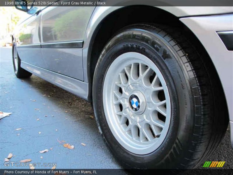 Fjord Grau Metallic / Black 1998 BMW 5 Series 528i Sedan