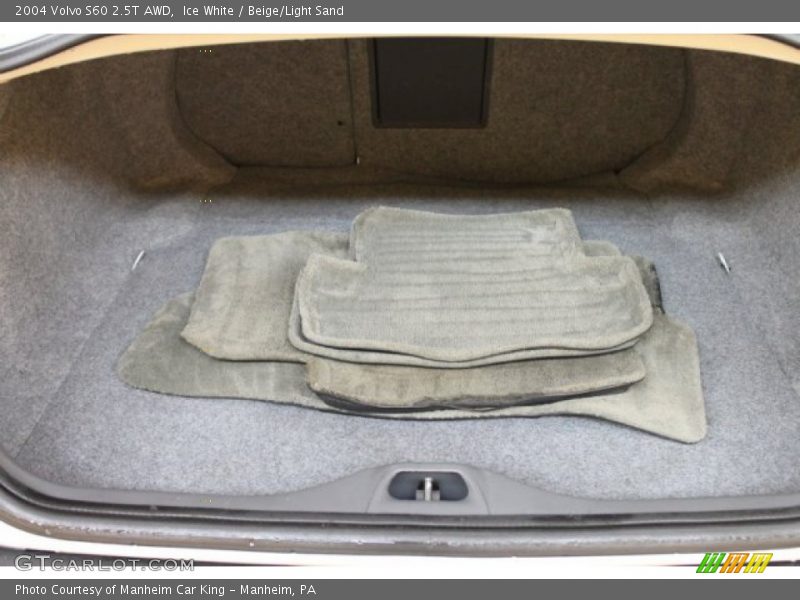 Ice White / Beige/Light Sand 2004 Volvo S60 2.5T AWD