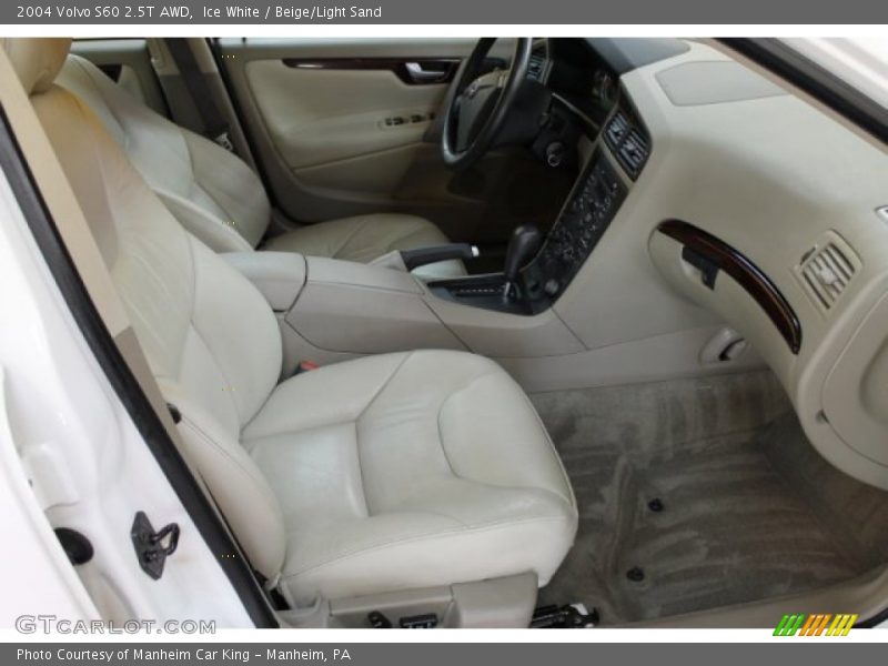 Ice White / Beige/Light Sand 2004 Volvo S60 2.5T AWD