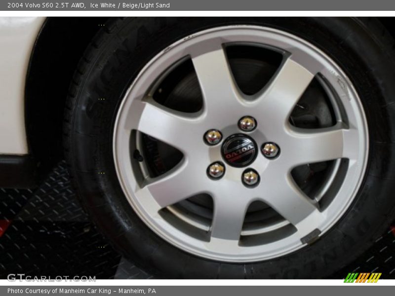 Ice White / Beige/Light Sand 2004 Volvo S60 2.5T AWD