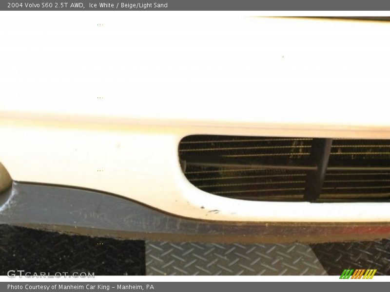 Ice White / Beige/Light Sand 2004 Volvo S60 2.5T AWD