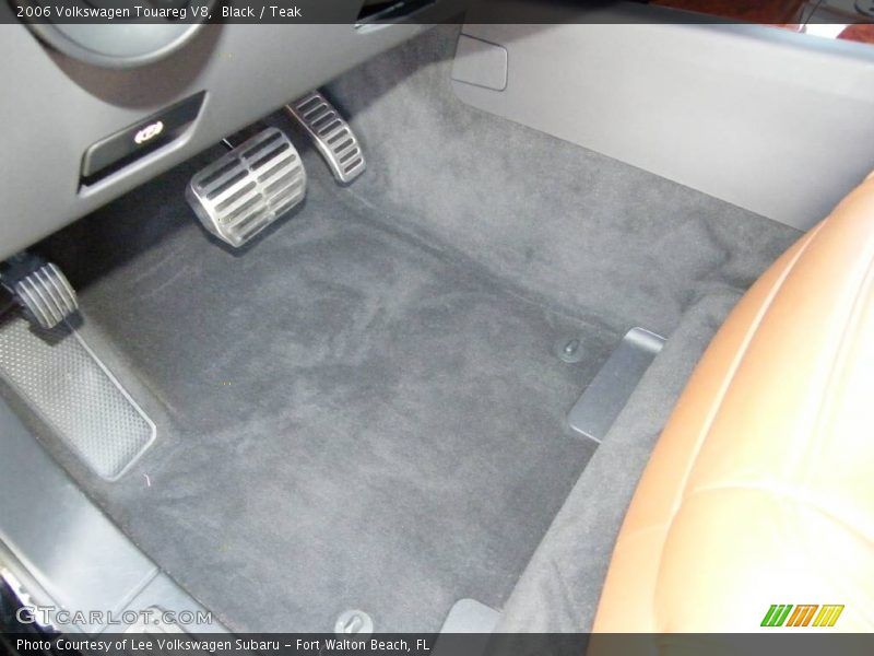 Black / Teak 2006 Volkswagen Touareg V8