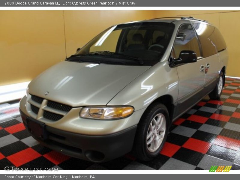 Light Cypress Green Pearlcoat / Mist Gray 2000 Dodge Grand Caravan LE